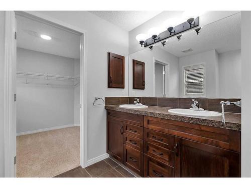 931 Auburn Bay Boulevard Se, Calgary, AB - Indoor Photo Showing Bathroom