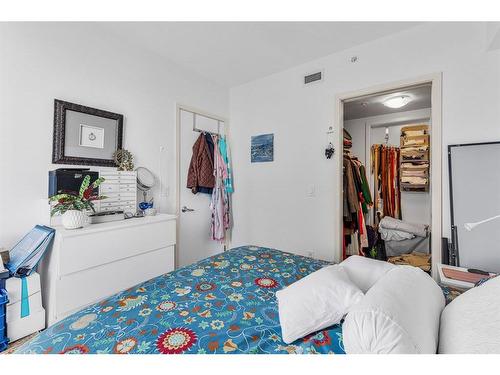 1305-1118 12 Avenue Sw, Calgary, AB - Indoor Photo Showing Bedroom