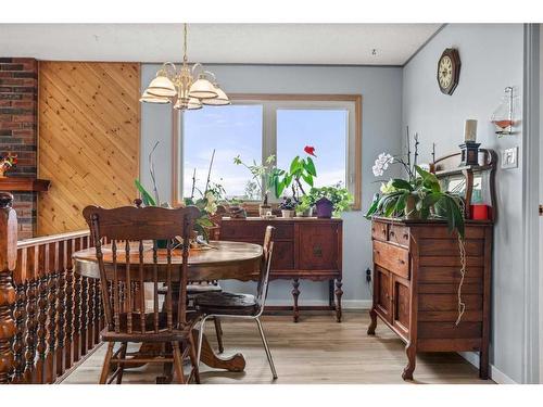 271194 Township Road 252, Rural Rocky View County, AB - Indoor Photo Showing Dining Room