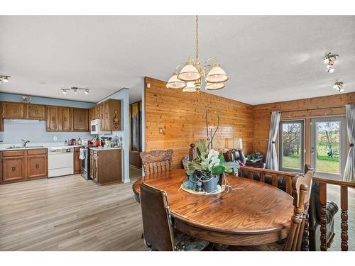 271194 Township Road 252, Rural Rocky View County, AB - Indoor Photo Showing Dining Room