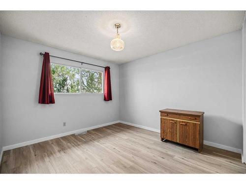 271194 Township Road 252, Rural Rocky View County, AB - Indoor Photo Showing Other Room