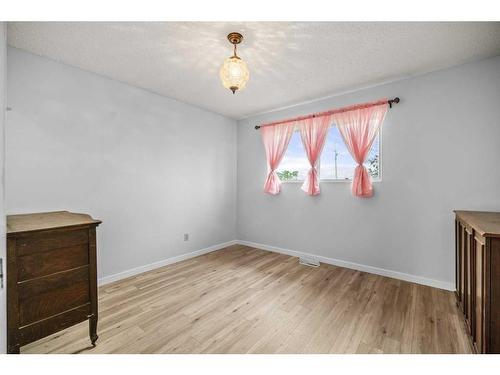 271194 Township Road 252, Rural Rocky View County, AB - Indoor Photo Showing Other Room