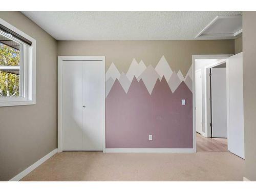 544 Brookpark Drive Sw, Calgary, AB - Indoor Photo Showing Other Room