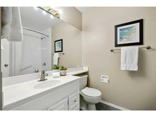 544 Brookpark Drive Sw, Calgary, AB - Indoor Photo Showing Bathroom