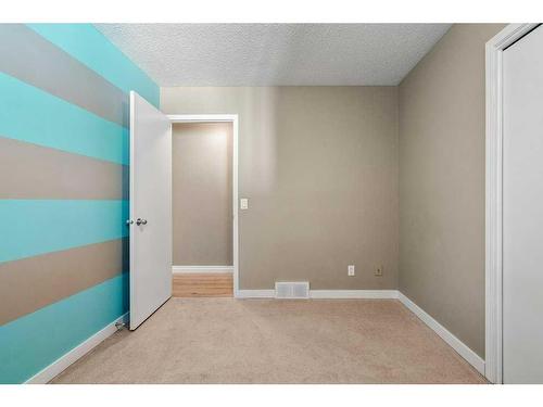 544 Brookpark Drive Sw, Calgary, AB - Indoor Photo Showing Other Room