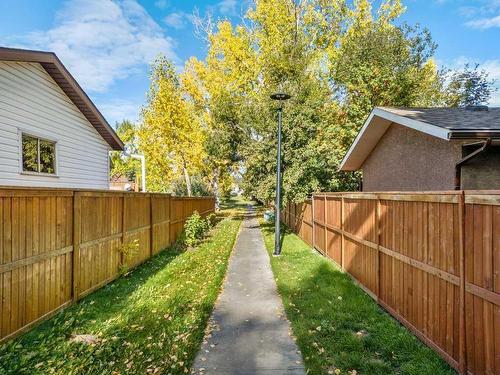 544 Brookpark Drive Sw, Calgary, AB - Outdoor