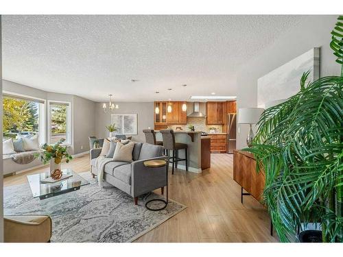 544 Brookpark Drive Sw, Calgary, AB - Indoor Photo Showing Living Room