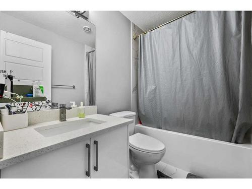 289 Corner Meadows Way Ne, Calgary, AB - Indoor Photo Showing Bathroom