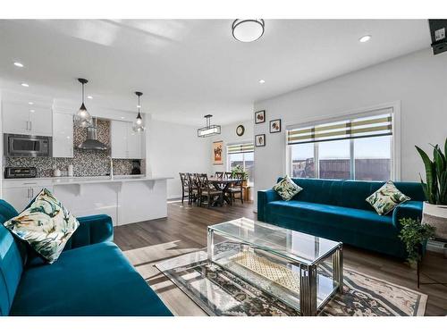 289 Corner Meadows Way Ne, Calgary, AB - Indoor Photo Showing Living Room