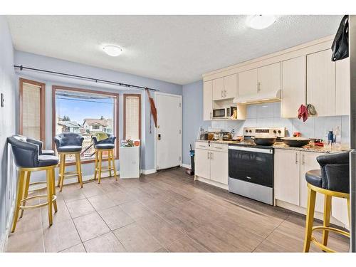 288 Whitworth Way Ne, Calgary, AB - Indoor Photo Showing Kitchen