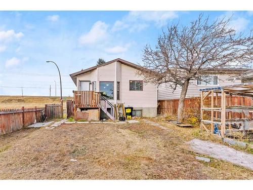 288 Whitworth Way Ne, Calgary, AB - Outdoor