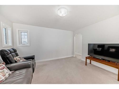 37 Nolanhurst Crescent Nw, Calgary, AB - Indoor Photo Showing Living Room