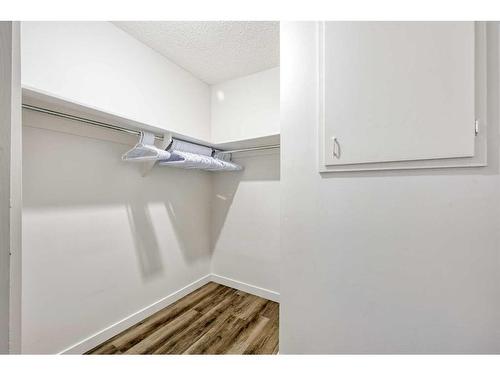 2233 3 Avenue Nw, Calgary, AB - Indoor With Storage