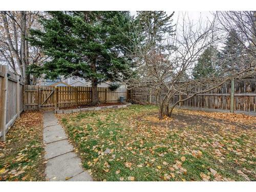 2233 3 Avenue Nw, Calgary, AB - Outdoor