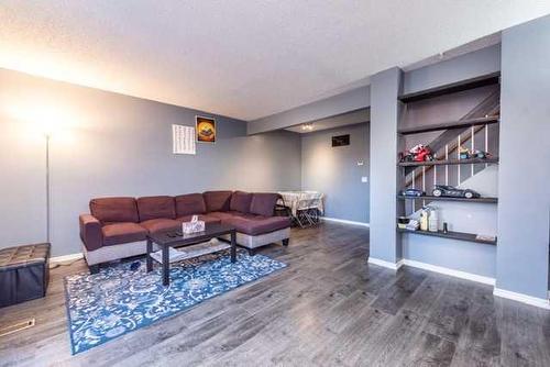 62 Georgian Villas Ne, Calgary, AB - Indoor Photo Showing Living Room