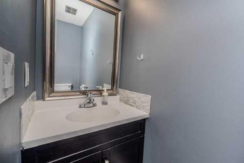 62 Georgian Villas Ne, Calgary, AB - Indoor Photo Showing Bathroom