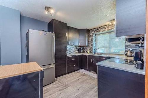 62 Georgian Villas Ne, Calgary, AB - Indoor Photo Showing Kitchen