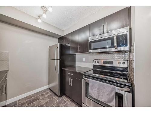 3309-81 Legacy Boulevard Se, Calgary, AB - Indoor Photo Showing Kitchen