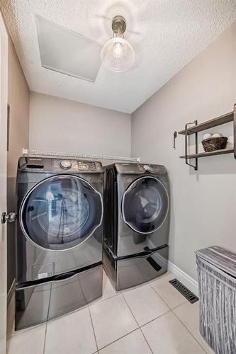 178 Sage Valley Green, Calgary, AB - Indoor Photo Showing Laundry Room