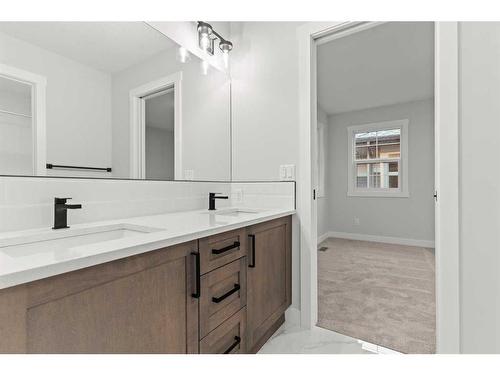 459 Kinniburgh Loop, Chestermere, AB - Indoor Photo Showing Bathroom