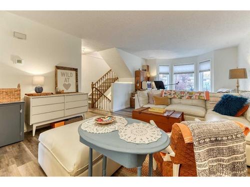 4-101 Elm Place, Okotoks, AB - Indoor Photo Showing Living Room