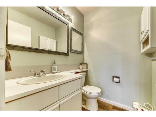 4-101 Elm Place, Okotoks, AB - Indoor Photo Showing Bathroom