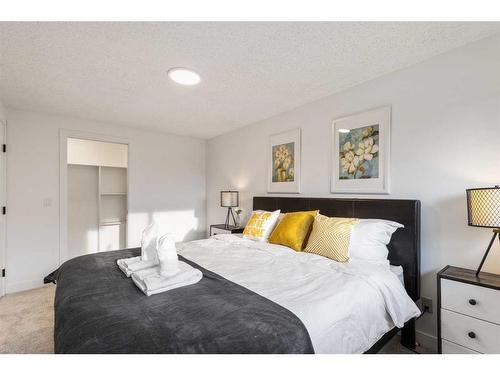 85S-203 Lynnview Road Se, Calgary, AB - Indoor Photo Showing Bedroom