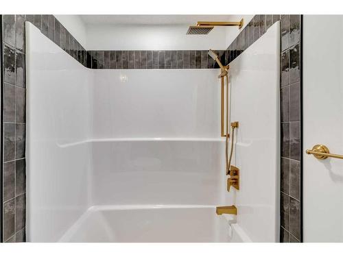 596 Seton Circle Se, Calgary, AB - Indoor Photo Showing Bathroom