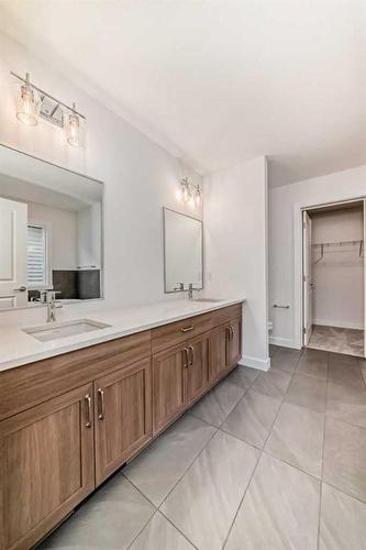 88 Sugarsnap Way Se, Calgary, AB - Indoor Photo Showing Bathroom