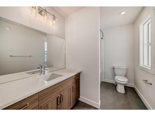 88 Sugarsnap Way Se, Calgary, AB - Indoor Photo Showing Bathroom