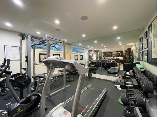 814 Radford Road Ne, Calgary, AB - Indoor Photo Showing Gym Room