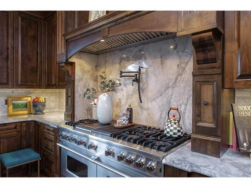 814 Radford Road Ne, Calgary, AB - Indoor Photo Showing Kitchen