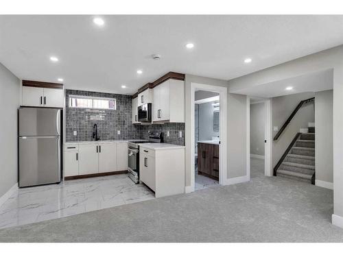 163 Springmere Way, Chestermere, AB - Indoor Photo Showing Kitchen