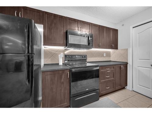 5307-16969 24 Street Sw, Calgary, AB - Indoor Photo Showing Kitchen