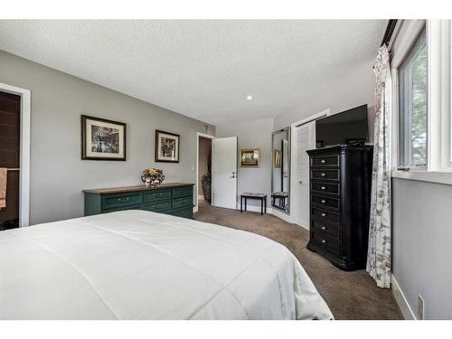 13036 Canso Place Sw, Calgary, AB - Indoor Photo Showing Bedroom