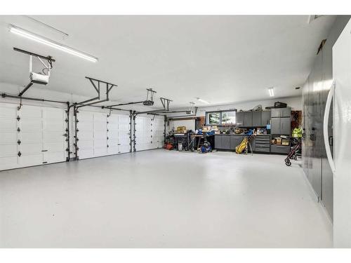 13036 Canso Place Sw, Calgary, AB - Indoor Photo Showing Garage