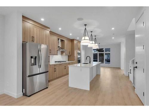 7108 36 Avenue Nw, Calgary, AB - Indoor Photo Showing Kitchen