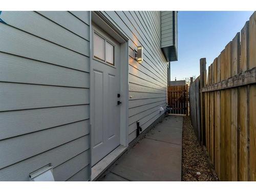 7108 36 Avenue Nw, Calgary, AB - Outdoor With Exterior