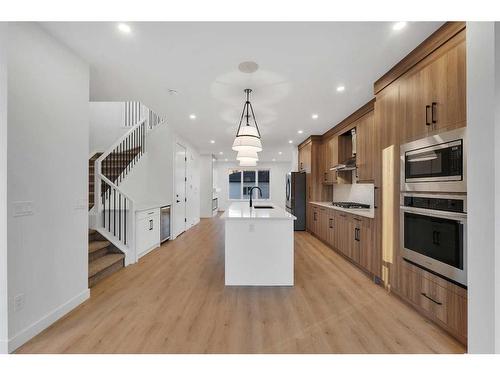 7108 36 Avenue Nw, Calgary, AB - Indoor Photo Showing Kitchen