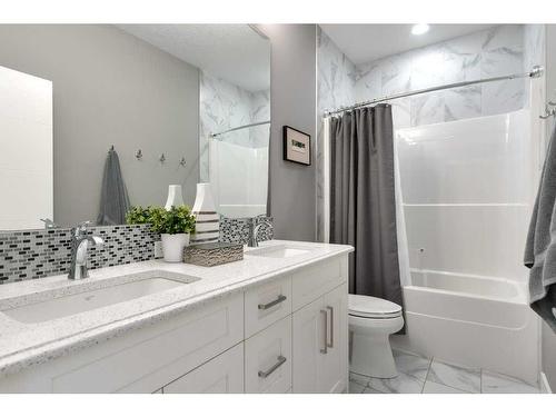 173 Brome Bend, Rural Rocky View County, AB - Indoor Photo Showing Bathroom