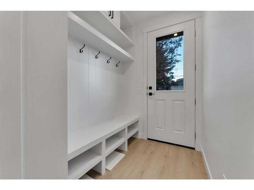 7106 & 7108 36 Avenue Nw, Calgary, AB - Indoor Photo Showing Other Room