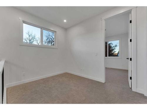 7106 & 7108 36 Avenue Nw, Calgary, AB - Indoor Photo Showing Other Room