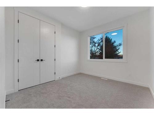 7106 & 7108 36 Avenue Nw, Calgary, AB - Indoor Photo Showing Other Room