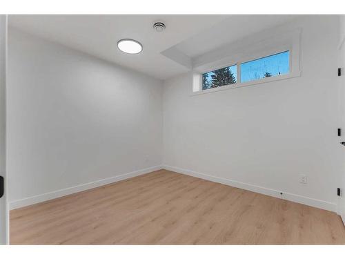 7106 & 7108 36 Avenue Nw, Calgary, AB - Indoor Photo Showing Other Room