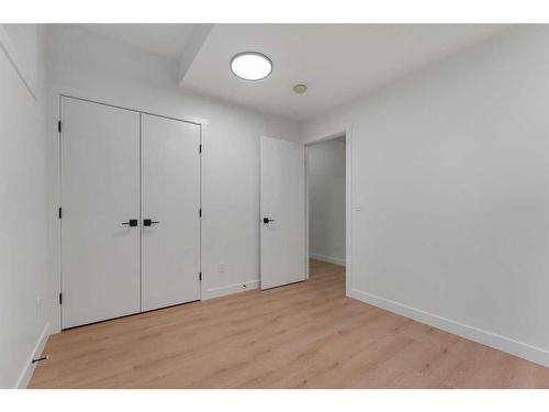 7106 & 7108 36 Avenue Nw, Calgary, AB - Indoor Photo Showing Other Room