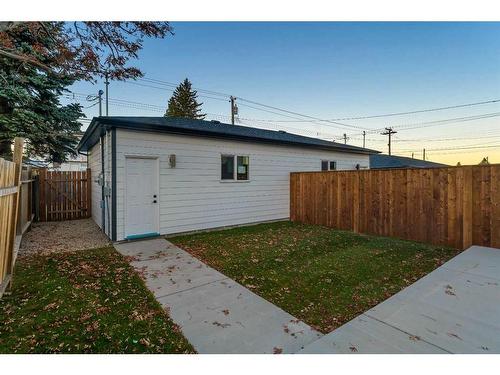 7106 & 7108 36 Avenue Nw, Calgary, AB - Outdoor