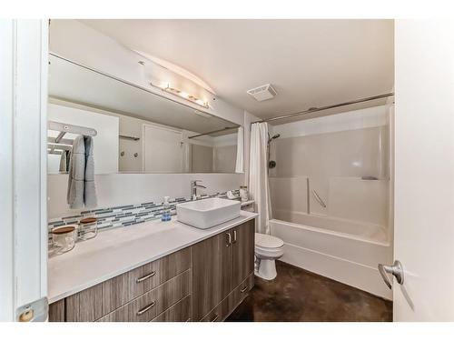 1706-188 15 Avenue Sw, Calgary, AB - Indoor Photo Showing Bathroom