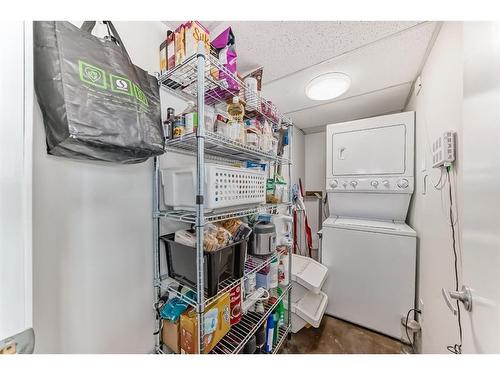 1706-188 15 Avenue Sw, Calgary, AB - Indoor Photo Showing Laundry Room