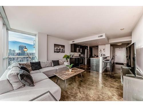 1706-188 15 Avenue Sw, Calgary, AB - Indoor Photo Showing Living Room