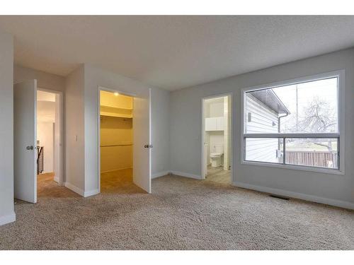 175 Bedwood Bay Ne, Calgary, AB - Indoor Photo Showing Other Room